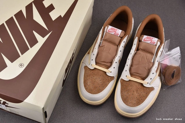 Reps LUCY OG Low Scott x Travis 1 SP AJ DM7866-106 0712